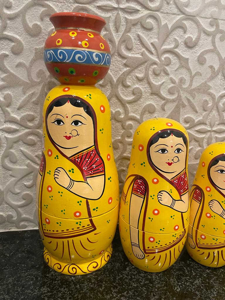 Stacking dolls