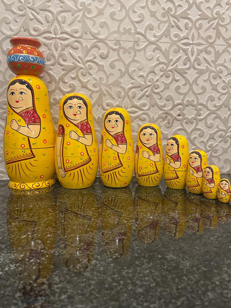 Stacking dolls