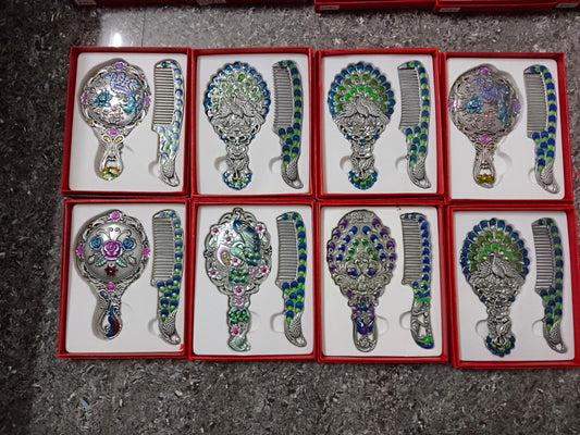 Hand mirror and Comb set