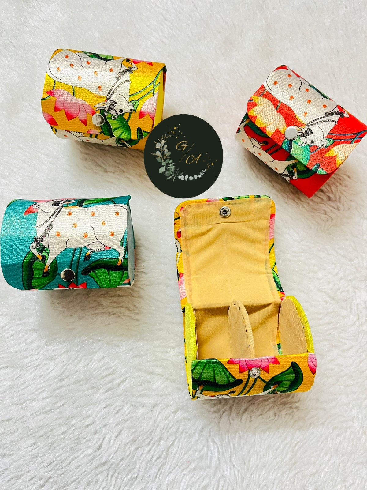 Pichwai bangle boxes