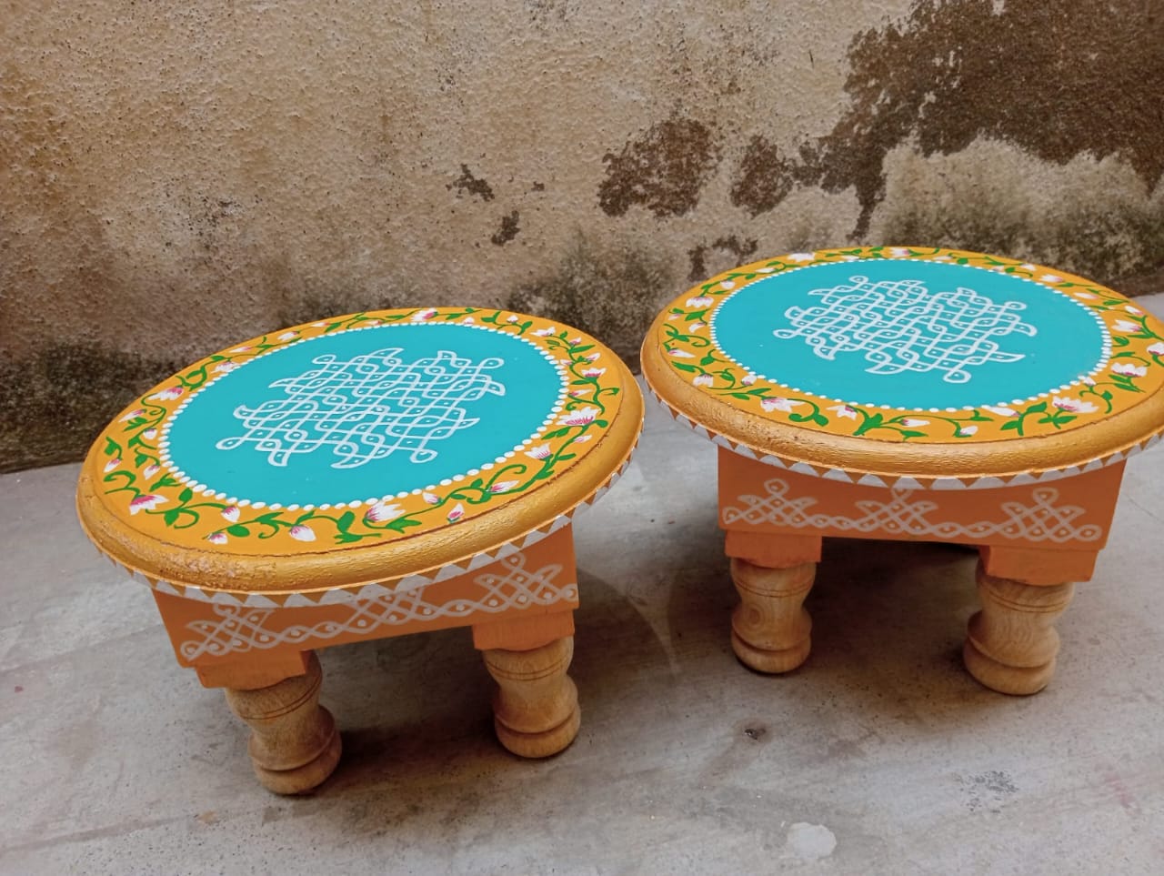 Round pooja stool/chowki