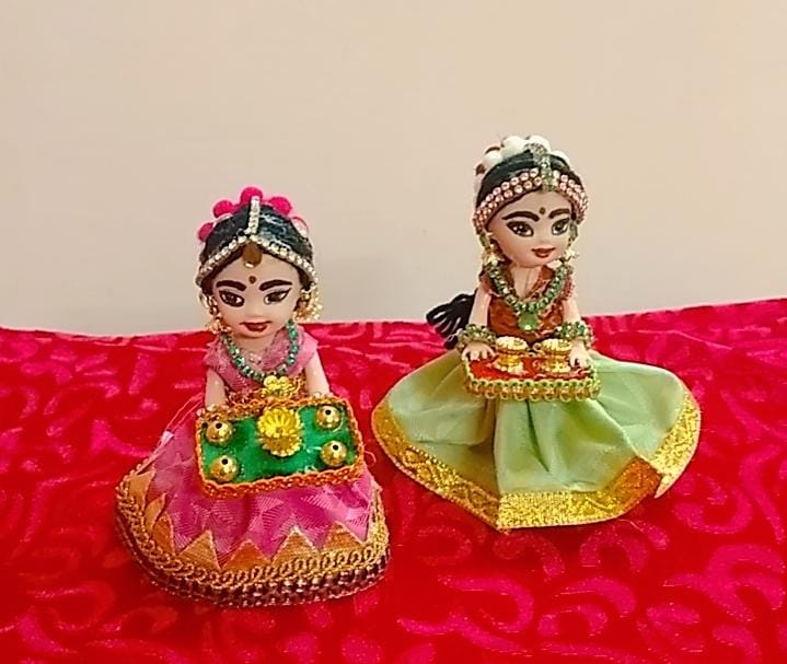 Mini welcome dolls