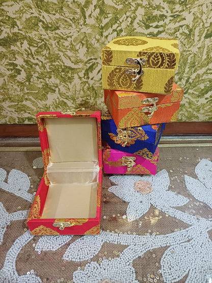 Decorative boxes for gifts