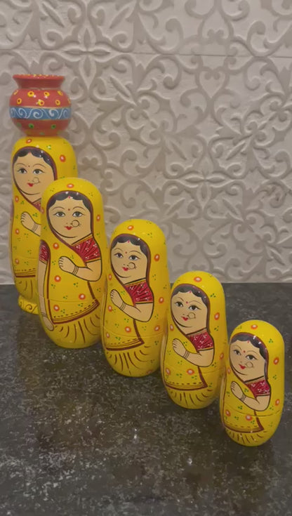 Stacking dolls