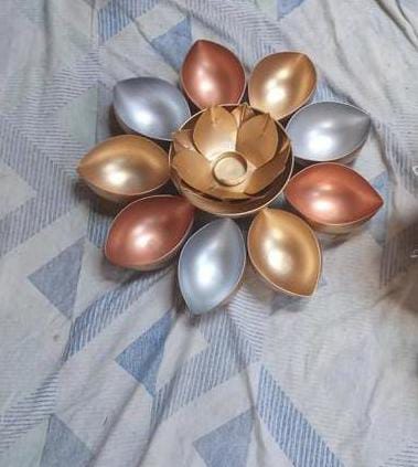 Iron lotus tea light holder